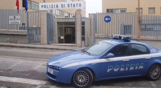 Nasconde la tuta sotto i pantaloni Denunciato un ragazzo di 18 anni - Corriere Adriatico