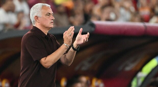 Roma, Mourinho in pressing per un nuovo difensore: idea Zagadou, ma il sogno è Diallo