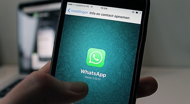 WhatsApp mette a punto il suo sistema di difesa anti fake news, bloccati due milioni di account in India