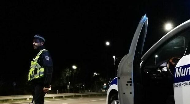 Latitante ucraino ricercato in tutta Italia arrestato a Riccione: in auto coltelli e una mazza di ferro