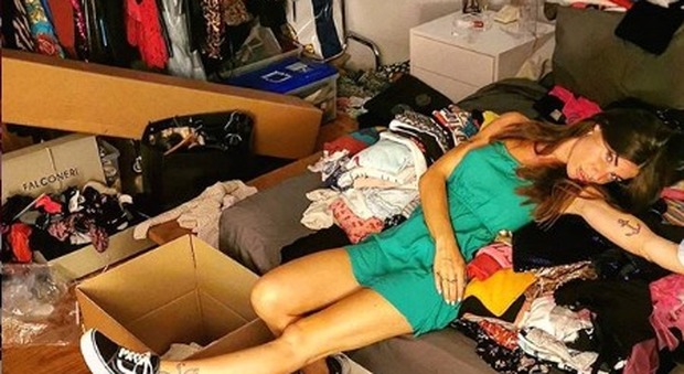 Bianca Atzei, trasloco e solidarietà: «Regalo i vestiti che non uso più»