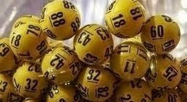 Lotto, SuperEnalotto, 10eLotto, Simbolotto: estrazione di numeri e combinazione vincenti di oggi 23 novembre 2021
