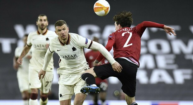 Manchester United-Roma, pagelle: fulmine Karsdorp, in difesa si balla