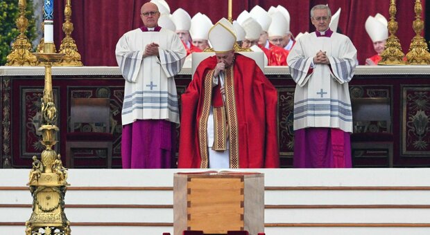 Funerali Ratzinger, la diretta: zona rossa a San Pietro, attese 100mila persone