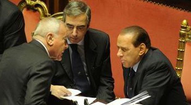 Berlusconi con Letta e Gasparri (foto Giglia-Schiavella / Ansa)
