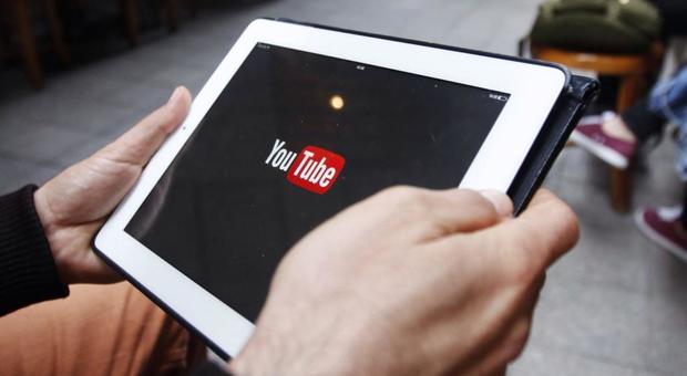 «YouTube spia i bambini per la pubblicità»: in arrivo la multa milionaria
