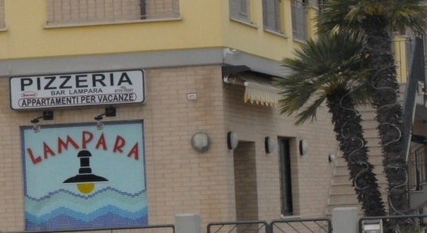 Civitanova, al ristorante La Lampara in 5 mangiano pesce e scappano senza pagare il conto