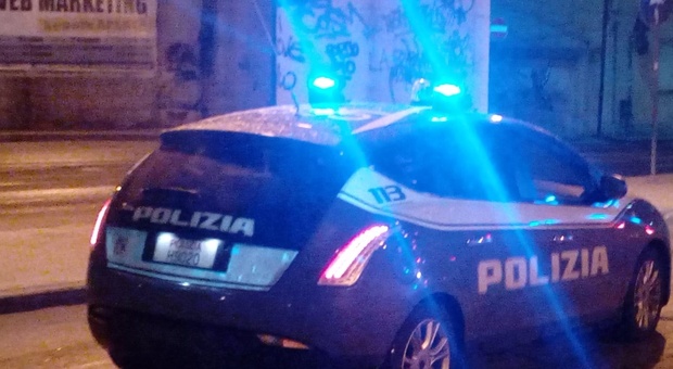 Ancona, inversione azzardata e schianto contro il semaforo: due incidenti in un'ora
