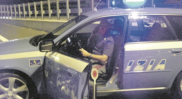 Pesaro, i banditi viaggiano sull'A14: pistola spianata all'autogrill, terza rapina in meno di un mese