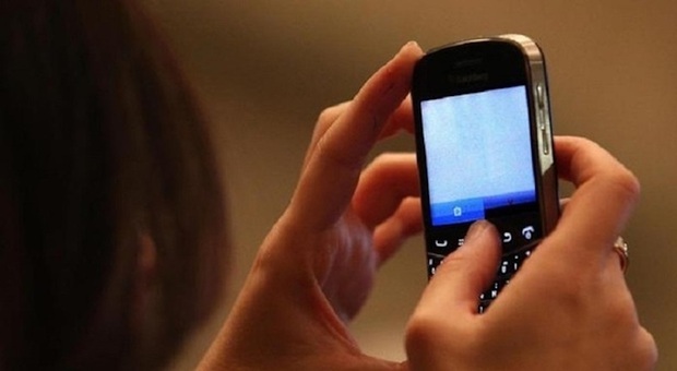 La truffa degli "sms dalla banca" colpisce ancora: sottratti 8.000 euro alle ignare vittime