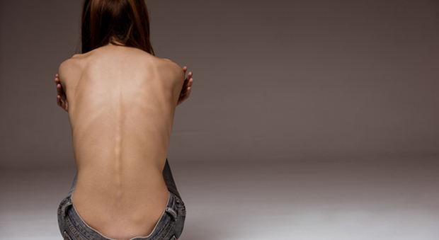 Blogger di 19 anni istigava le ragazza all'anoressia tramite il web: denunciata