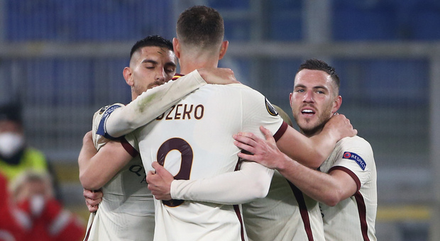 Europa League, Roma-Ajax 1-1: giallorossi in semifinale. Basta la rete di Dzeko. Adesso il Manchester United