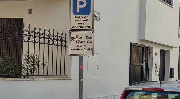 Sosta in centro a Civitanova, incontro dei residenti: «Serve un nuovo piano per i parcheggi»