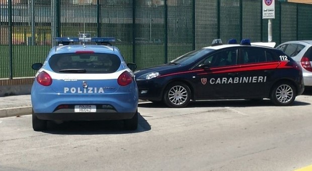 Carabinieri e polizia al lavoro