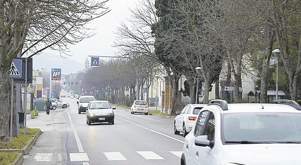 Ragazzina investita sulla Flaminia, rabbia dei residenti: «La strada è pericolosa»