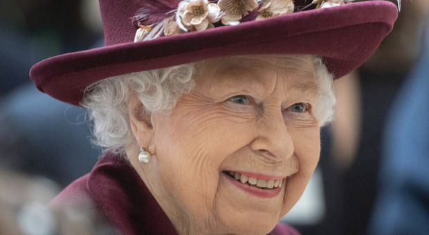 La Regina Elisabetta lancia la sua birra a marchio Sandringham: un omaggio al principe Filippo