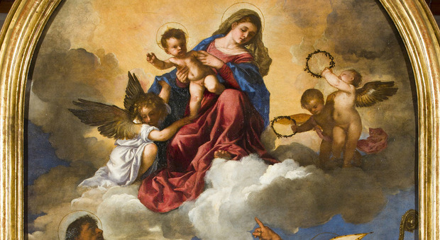 La Pala Gozzi che mostra la Madonna con il Bambino su una nuvola
