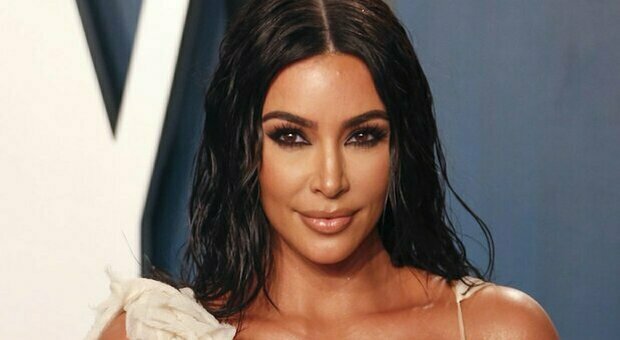 Kim Kardashian, la pista di una statua di Atena «rubata» all'Italia porta alla mega influencer