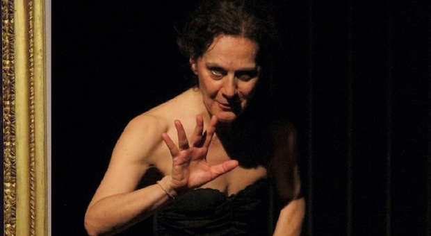 Isabella Carloni in scena contro la violenza sulle donne: «Folgorata dal quadro di Artemisia»