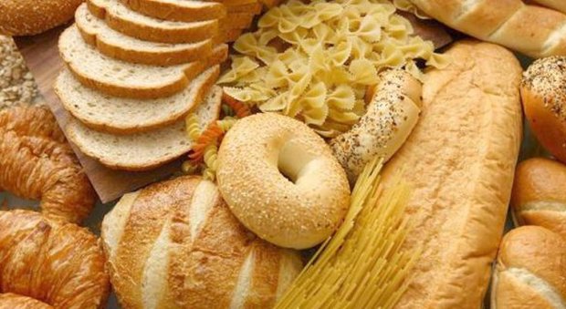 La dieta migliore? Vietato togliere i carboidrati: meglio mangiare pasta e pane (con moderazione)
