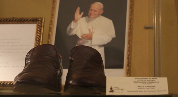 Le scarpe di San Giovanni Paolo II