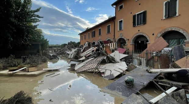 Alluvione a Senigallia: sono 39 le famiglie alloggiate in albergo. «Mettete a disposizione abitazioni sfitte»