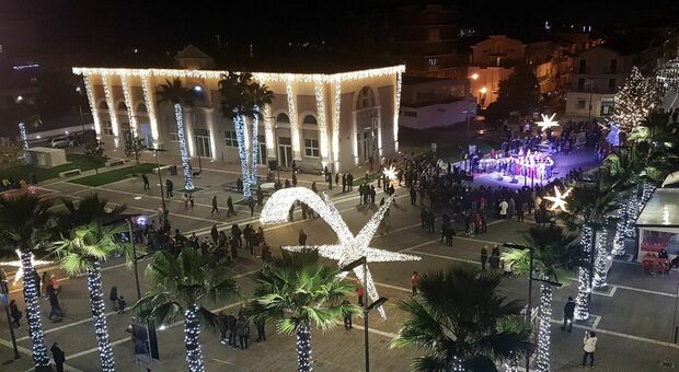 Luci e gospel, a Porto Sant'Elpidio il Natale accende il teatro Gigli. E ora grande evento con Moser e Cassani