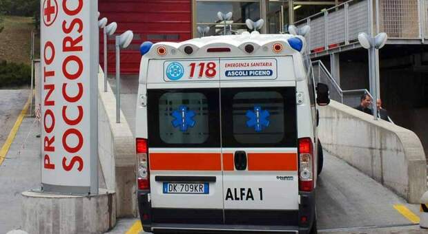 Scontro alla Gabella: feriti due giovani poi portati all'ospedale di Torrette