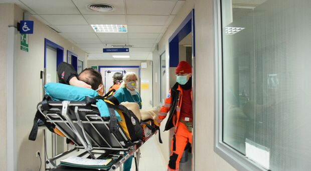 Il virus maledetto fa altre 2 vittime: all'ospedale di Torrette 103 ricoverati
