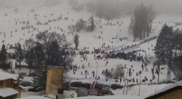 Il monte Carpegna pieno di sciatori