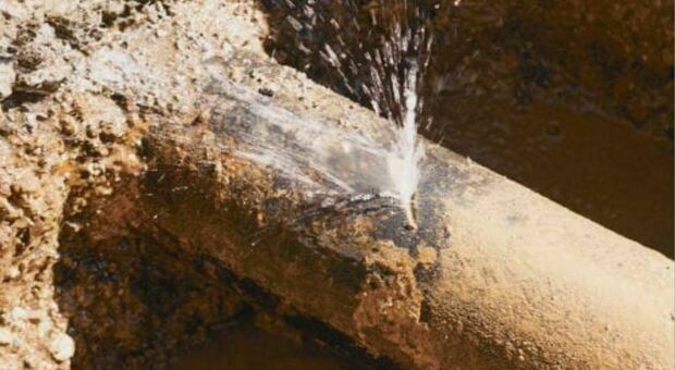 Si rompe la conduttura dell acqua a Civitanova, mattinata a secco per Fontespina e San Gabriele. Foto generica