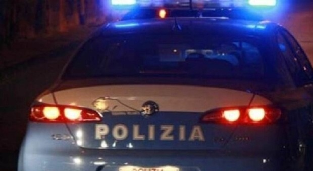 Ancona, intento a spacciare e senza documenti: denunciato un 25enne. Risulta irregolare sul territorio