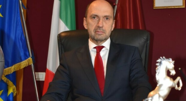 Biella choc, il questore Gianni Triolo suicida nel suo ufficio: «Ha lasciato un biglietto»