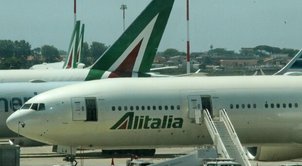 Alitalia, sciolto il nodo biglietti: in arrivo il fondo da 100 milioni
