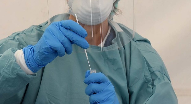 San Benedetto, test sierologici sugli operatori sanitari, primo positivo all'ospedale: tampone e quarantena