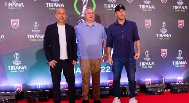 Roma-Feyenoord, Totti è a Tirana: pranzo col premier albanese Rama