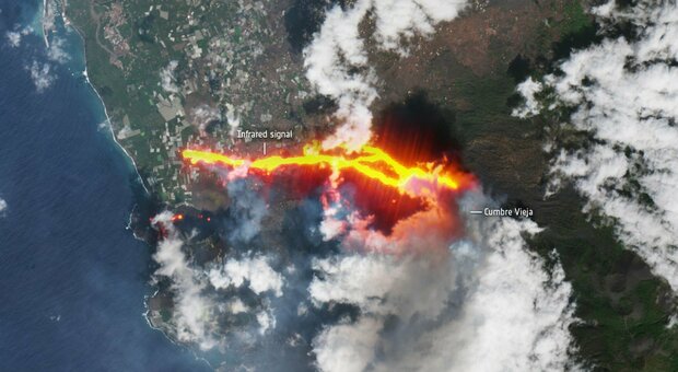 Vulcano Canarie, tre nuove colate di lava: investita area industriale, evacuate 3.500 persone