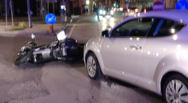 Ancona, la Flaminia non porta bene agli automobilisti: due incidenti nella notte. Attimi di paura