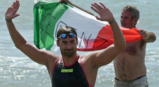 Domenico Acerenza oro nella 10km in acque libere agli Europei di nuoto di Roma