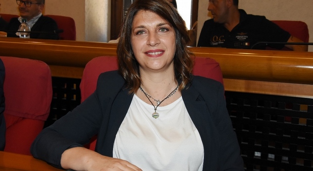 Cristina Farnesi sui banchi del consiglio comunale di Ascoli Piceno