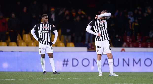 L'Ascoli parte bene ma non graffia poi comanda il Benevento: finisce 4-0 per la capolista