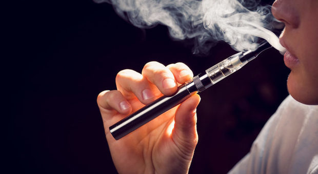 Sigarette elettroniche, rischio dipendenza per gli adolescenti che ne fanno uso