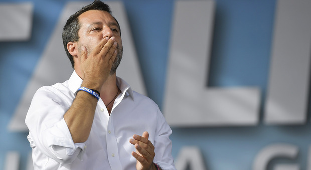 La Lega torna in piazza a Roma. Salvini: «Basta gelosie, il centrodestra si unisca»