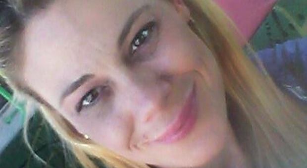 Uccisa dal fidanzato con 55 coltellate, poche ore prima aveva scritto a un'amica: «Ho paura di lui»