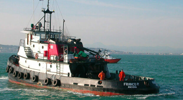Il rimorchiatore affondato al largo di Bari