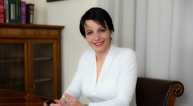 Rachele Silvestri, l ex commessa deputata del M5S alla conquista del Parlamento con FdI