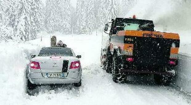 Maltempo da Nord a Sud: in Veneto chiusa per neve la statale Alemagna, oltre 3.000 interventi dei pompieri