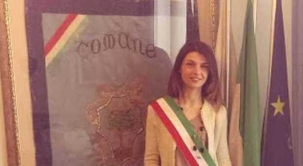 Il sindaco di Cerreto dEsi Livia Ciappelloni diventata primo cittadino 74 giorni fa