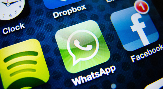 Lodi, si finge una bambina su Whatsapp e abusa di 3 ragazzine tra 11 e 13 anni