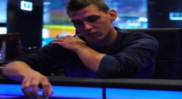 Prima la leucemia, poi il Covid: Matteo Mutti, il campione di poker italiano, muore a 29 anni